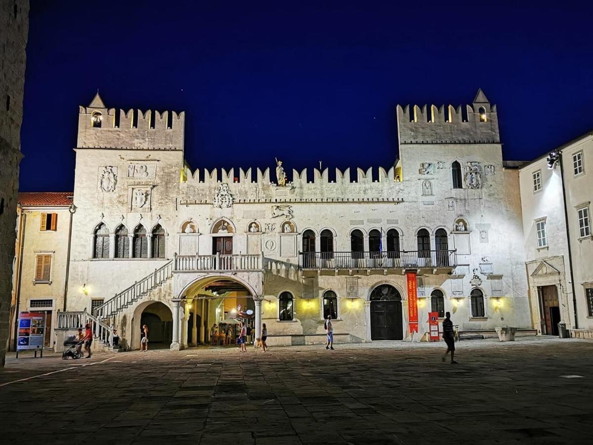 Апартаменти Happy Casa Oldtown Boutique Копер Екстер'єр фото