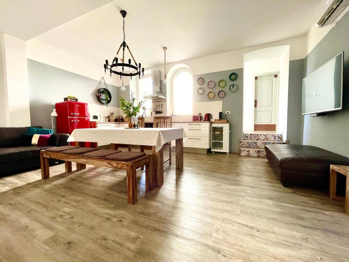 Апартаменти Happy Casa Oldtown Boutique Копер Екстер'єр фото