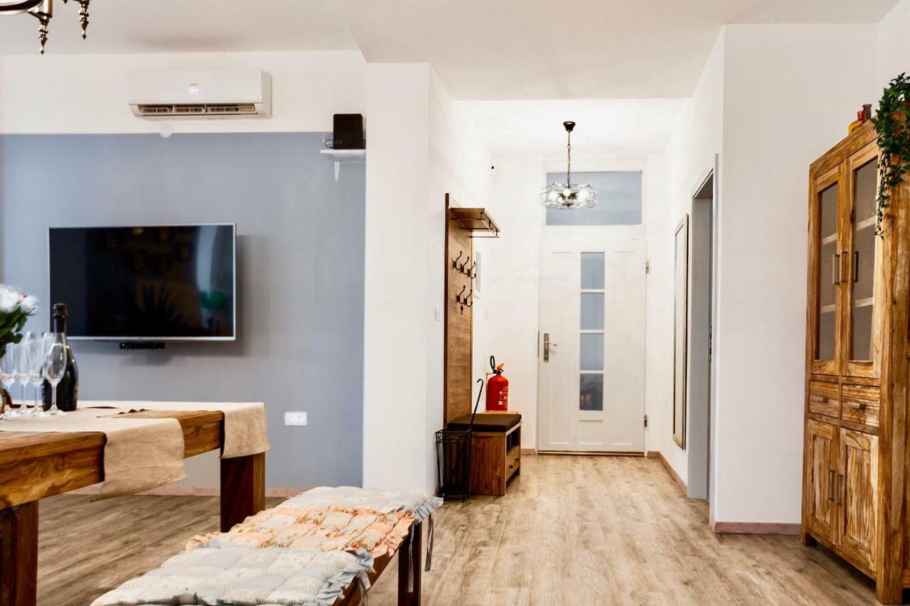 Апартаменти Happy Casa Oldtown Boutique Копер Екстер'єр фото