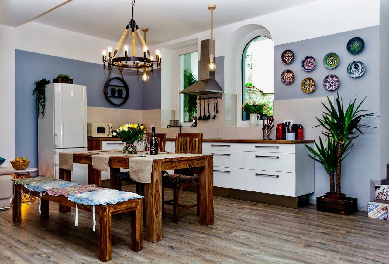 Апартаменти Happy Casa Oldtown Boutique Копер Екстер'єр фото